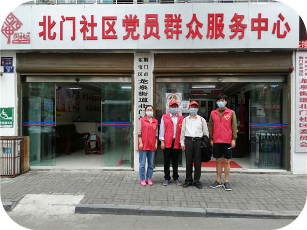 學(xué)校下沉包聯(lián)社區(qū)開展北京返荊人員排查工作