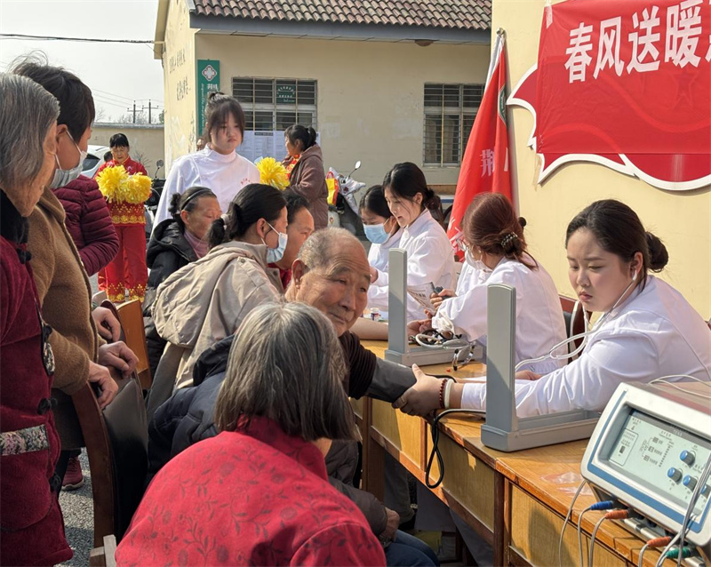 春風(fēng)送暖惠民生 健康義診進(jìn)鄉(xiāng)村